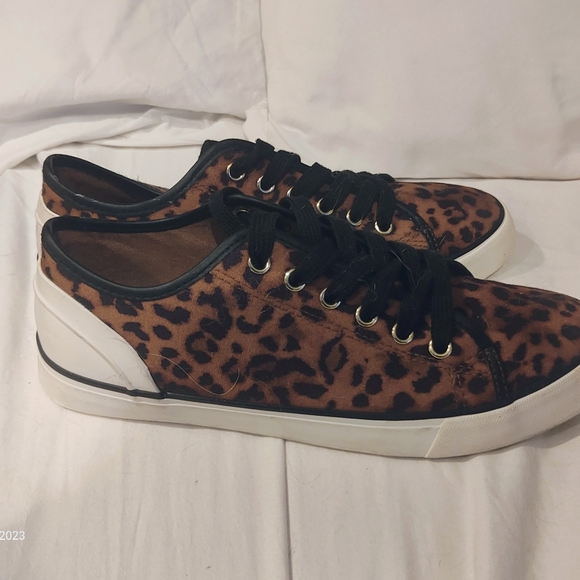 JustFab Leopard Print Sneakers – Stylish and Comfortable-Size 8.5! - Picture 5 of 7
